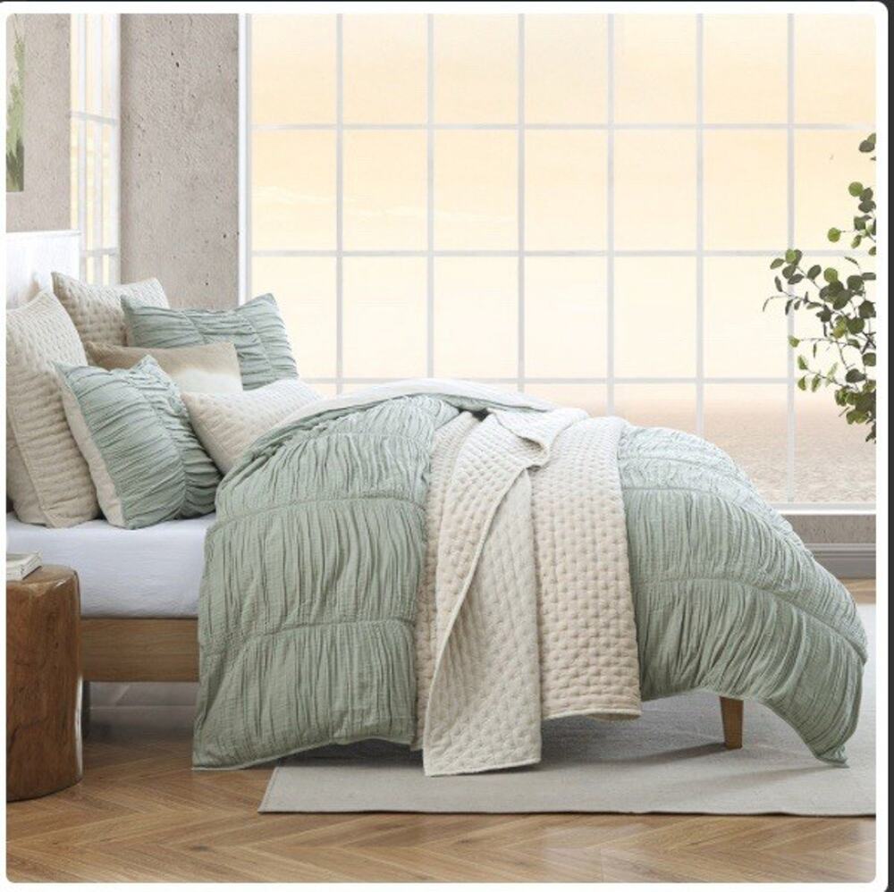 DKNY PURE Ruched Gauze Duvet Cover Set King - Green Cp. $199